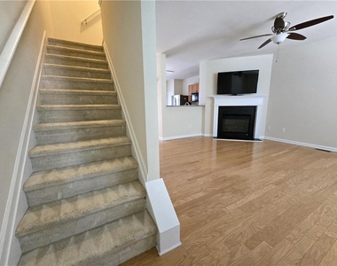 2104 Meadow Peak Road - Photo Thumbnail 5