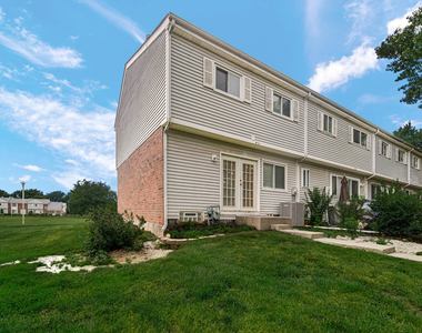 451 Yorkshire Square - Photo Thumbnail 1