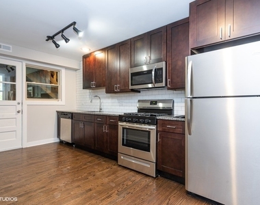 6515 N Seeley Avenue - Photo Thumbnail 1