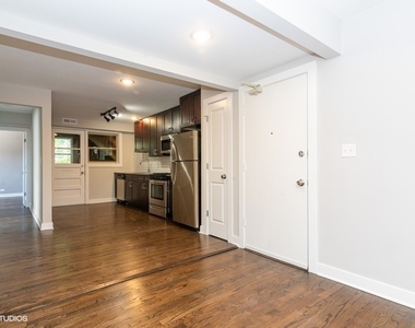 6515 N Seeley Avenue - Photo Thumbnail 2