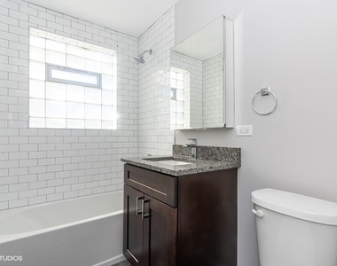 6515 N Seeley Avenue - Photo Thumbnail 8