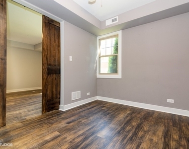 6515 N Seeley Avenue - Photo Thumbnail 3