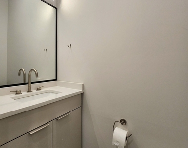 1348 W Roscoe Street - Photo Thumbnail 7