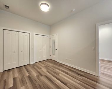 1348 W Roscoe Street - Photo Thumbnail 10