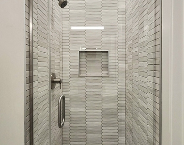 1348 W Roscoe Street - Photo Thumbnail 13