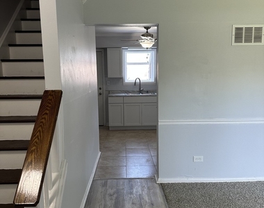 4014 Euclid Lane - Photo Thumbnail 1
