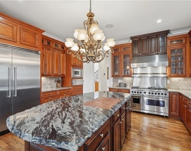 343 Summer Garden Drive - Photo Thumbnail 23