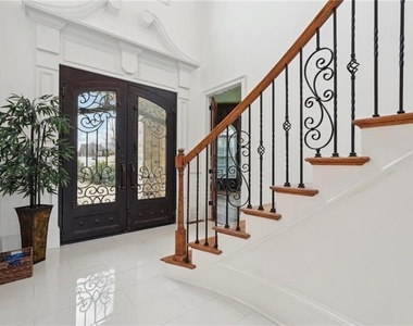 343 Summer Garden Drive - Photo Thumbnail 2