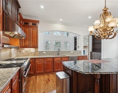 343 Summer Garden Drive - Photo Thumbnail 26