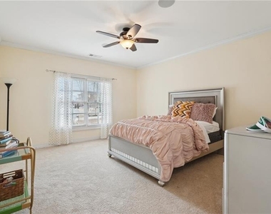 343 Summer Garden Drive - Photo Thumbnail 54
