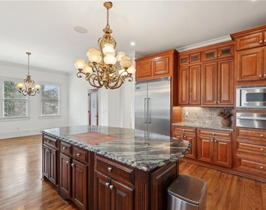 343 Summer Garden Drive - Photo Thumbnail 27