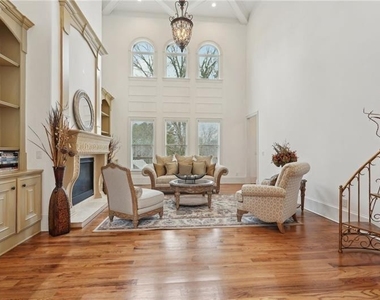 343 Summer Garden Drive - Photo Thumbnail 10