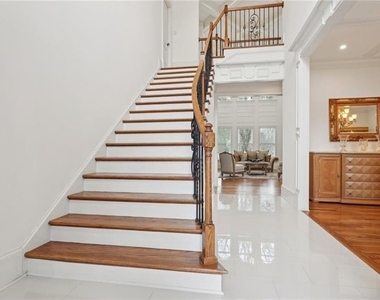343 Summer Garden Drive - Photo Thumbnail 6