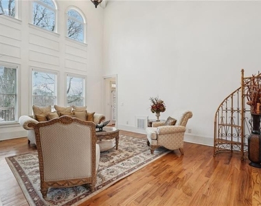 343 Summer Garden Drive - Photo Thumbnail 11