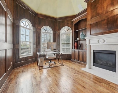 343 Summer Garden Drive - Photo Thumbnail 33