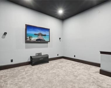 343 Summer Garden Drive - Photo Thumbnail 64