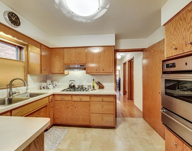 6430 W Gunnison Street - Photo Thumbnail 12