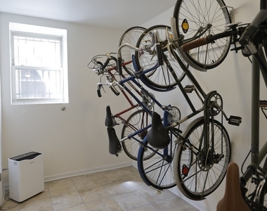 1223 E 52nd Street - Photo Thumbnail 15