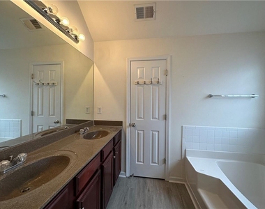 1335 Rocky Shoals Lane - Photo Thumbnail 6