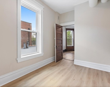 3751 N Clifton Avenue - Photo Thumbnail 10