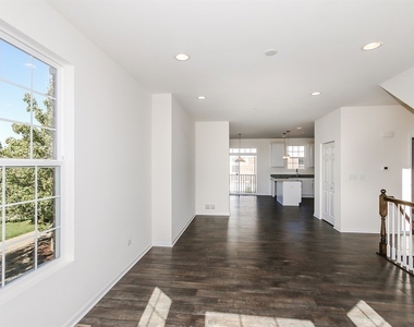 1923 Continental Avenue - Photo Thumbnail 6