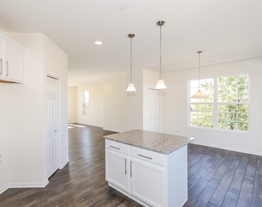 1923 Continental Avenue - Photo Thumbnail 4