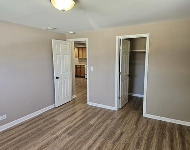 206 S Jefferson Street - Photo Thumbnail 6
