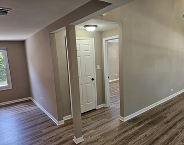 206 S Jefferson Street - Photo Thumbnail 10