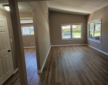 206 S Jefferson Street - Photo Thumbnail 3