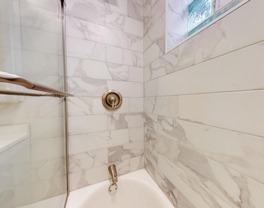 2402 N 76 Court - Photo Thumbnail 14
