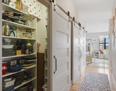 451 W Huron Street - Photo Thumbnail 16