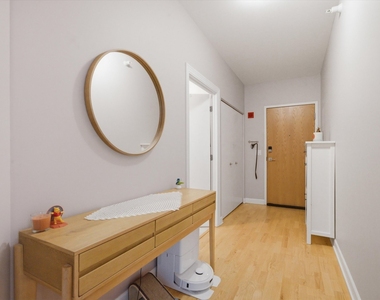 451 W Huron Street - Photo Thumbnail 19