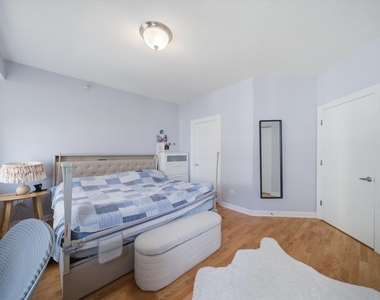 451 W Huron Street - Photo Thumbnail 12