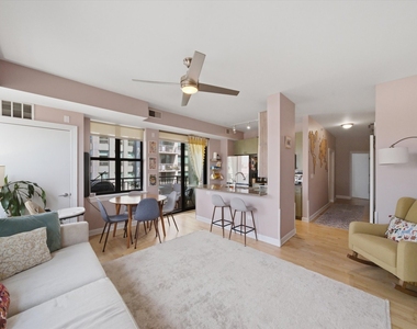 451 W Huron Street - Photo Thumbnail 2