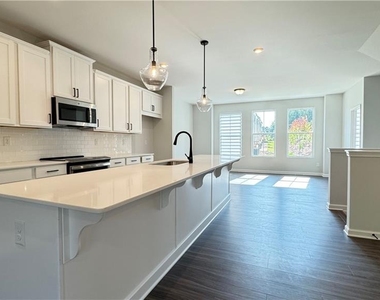 1475 Creekside Circle Nw - Photo Thumbnail 6