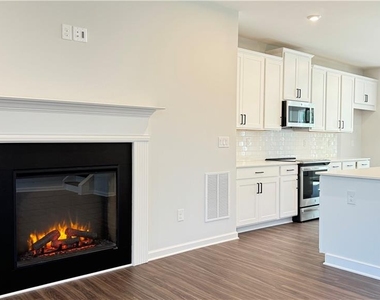1475 Creekside Circle Nw - Photo Thumbnail 14