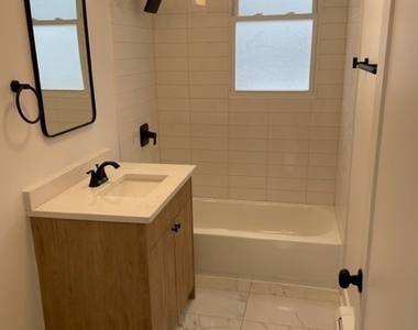 2515 W Jerome Street - Photo Thumbnail 6