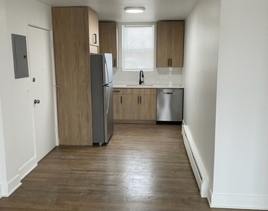 2515 W Jerome Street - Photo Thumbnail 1
