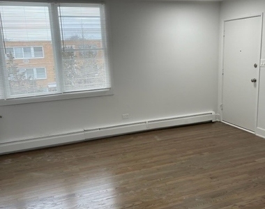 2515 W Jerome Street - Photo Thumbnail 5