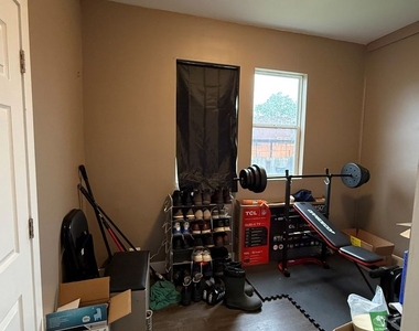 1019 N Ridgeway Avenue - Photo Thumbnail 16