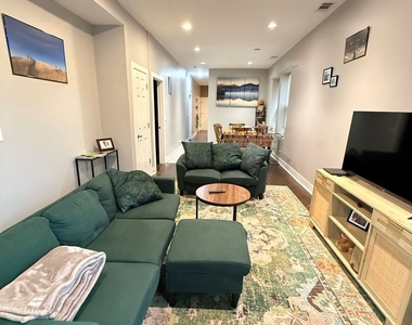 1019 N Ridgeway Avenue - Photo Thumbnail 3