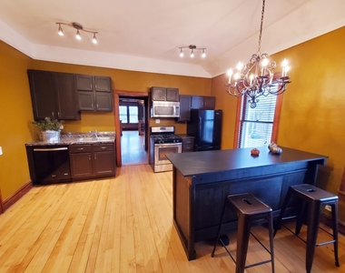 2334 N Campbell Avenue - Photo Thumbnail 8