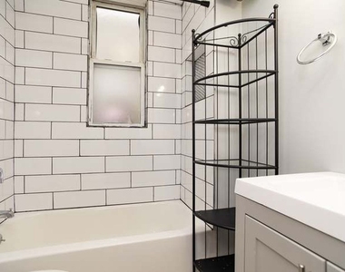 2657 N Ridgeway Avenue - Photo Thumbnail 9