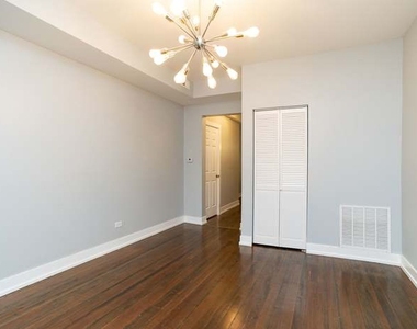 2657 N Ridgeway Avenue - Photo Thumbnail 6