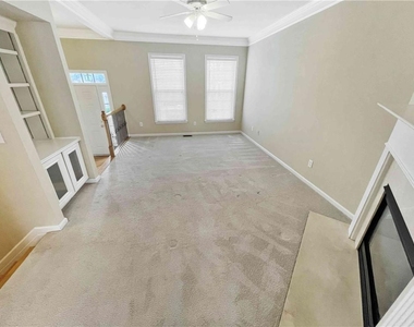 306 Mony Stone Court Se - Photo Thumbnail 5