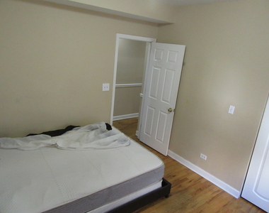 2251 W Rosemont Avenue - Photo Thumbnail 11