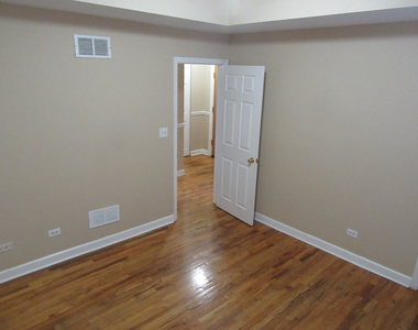 2251 W Rosemont Avenue - Photo Thumbnail 8