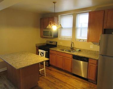 2251 W Rosemont Avenue - Photo Thumbnail 4