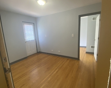 7320 N Winchester Avenue - Photo Thumbnail 6