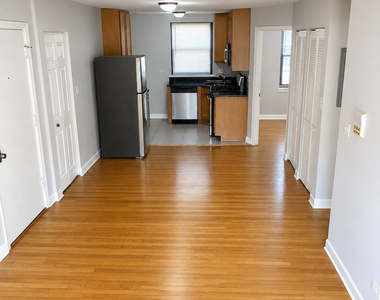 7320 N Winchester Avenue - Photo Thumbnail 1